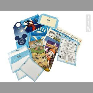 2010 Hong Kong Disneyland Hollywood Hotel Service Directory Folder